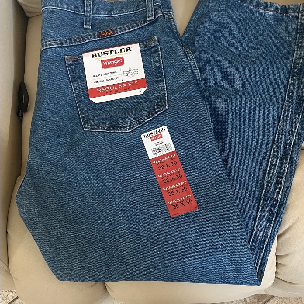 Wrangler Men's Relaxed Fit Blue Jeans